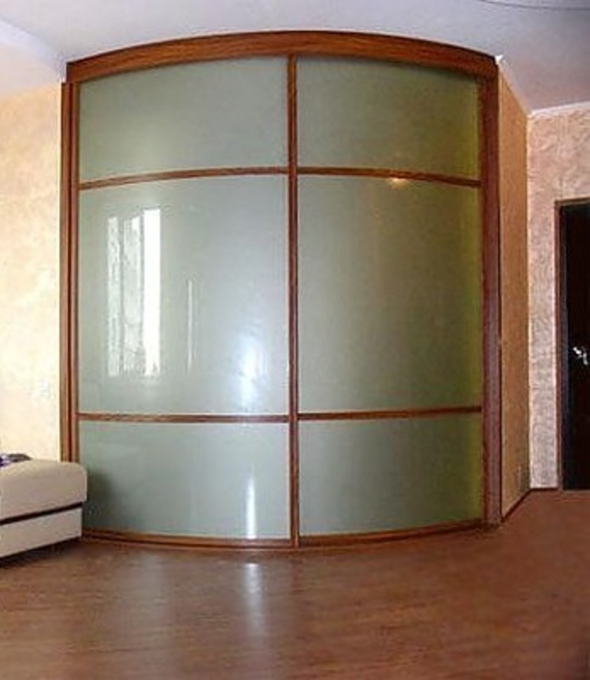 Встроенный шкаф купе радиусный в классическом стиле Новороссийск